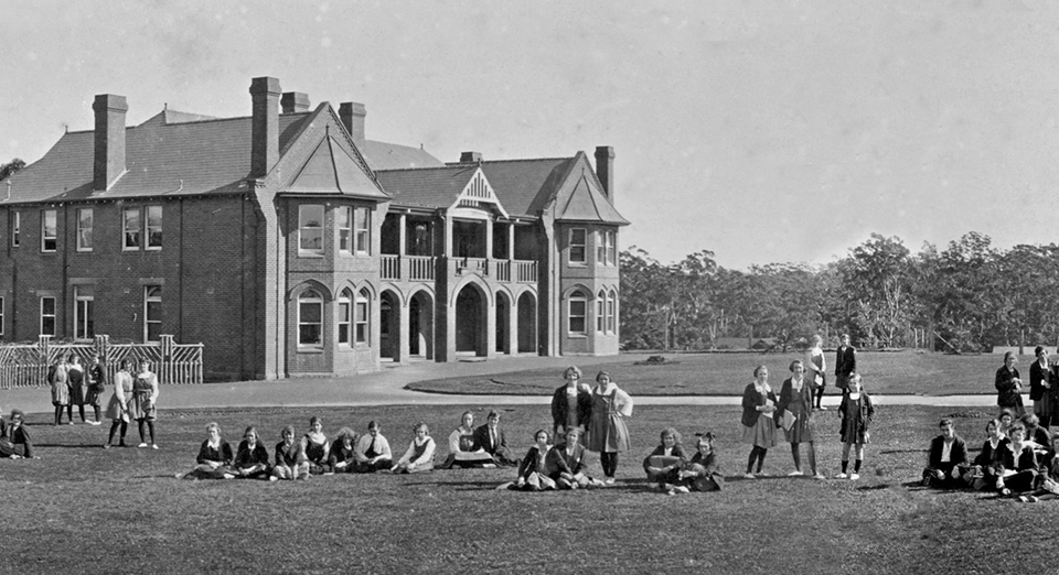 Boarders in front of Lang House