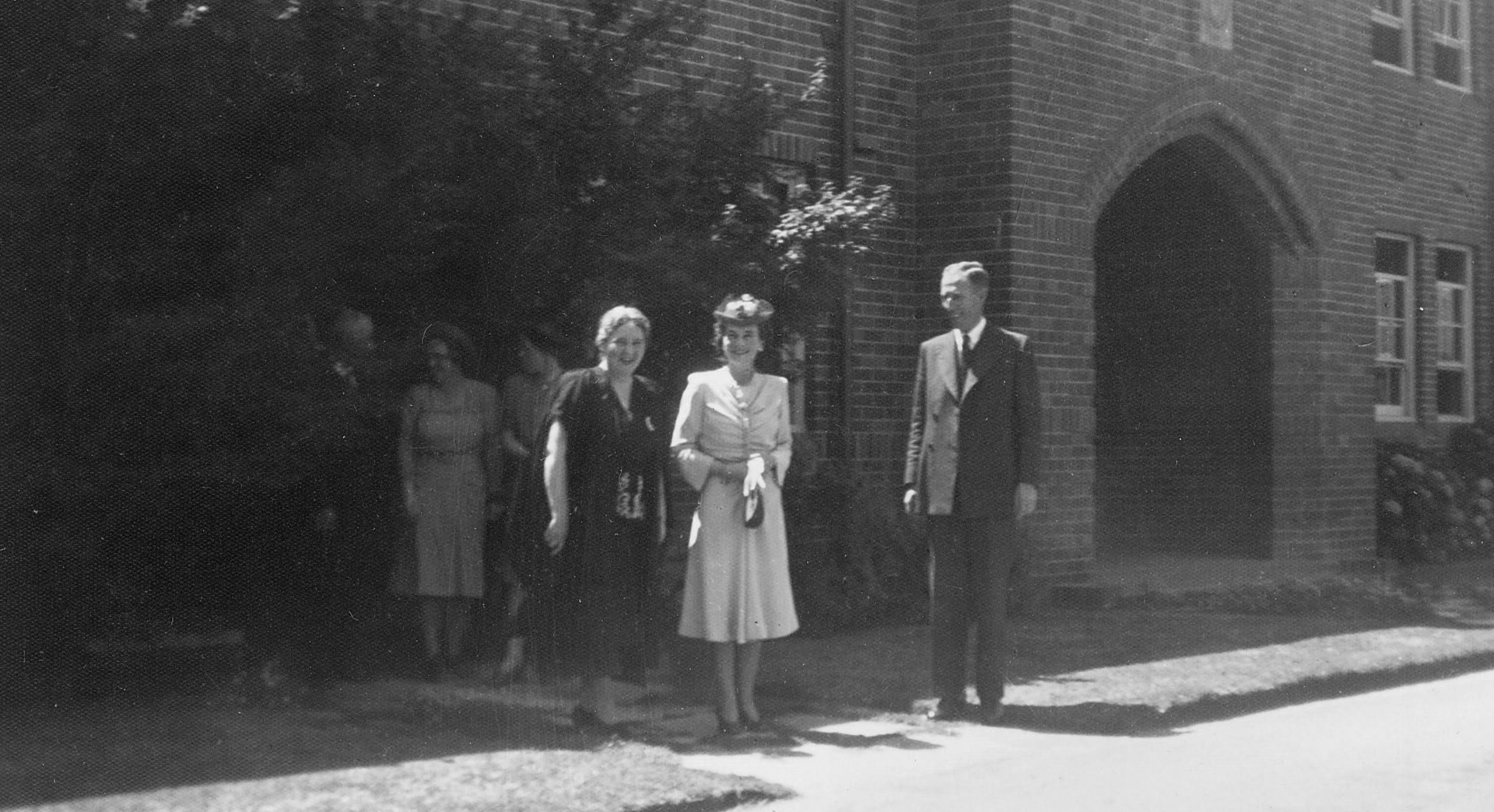 1946 Miss Knox and the Duchess of Gloucester during her visit to the College